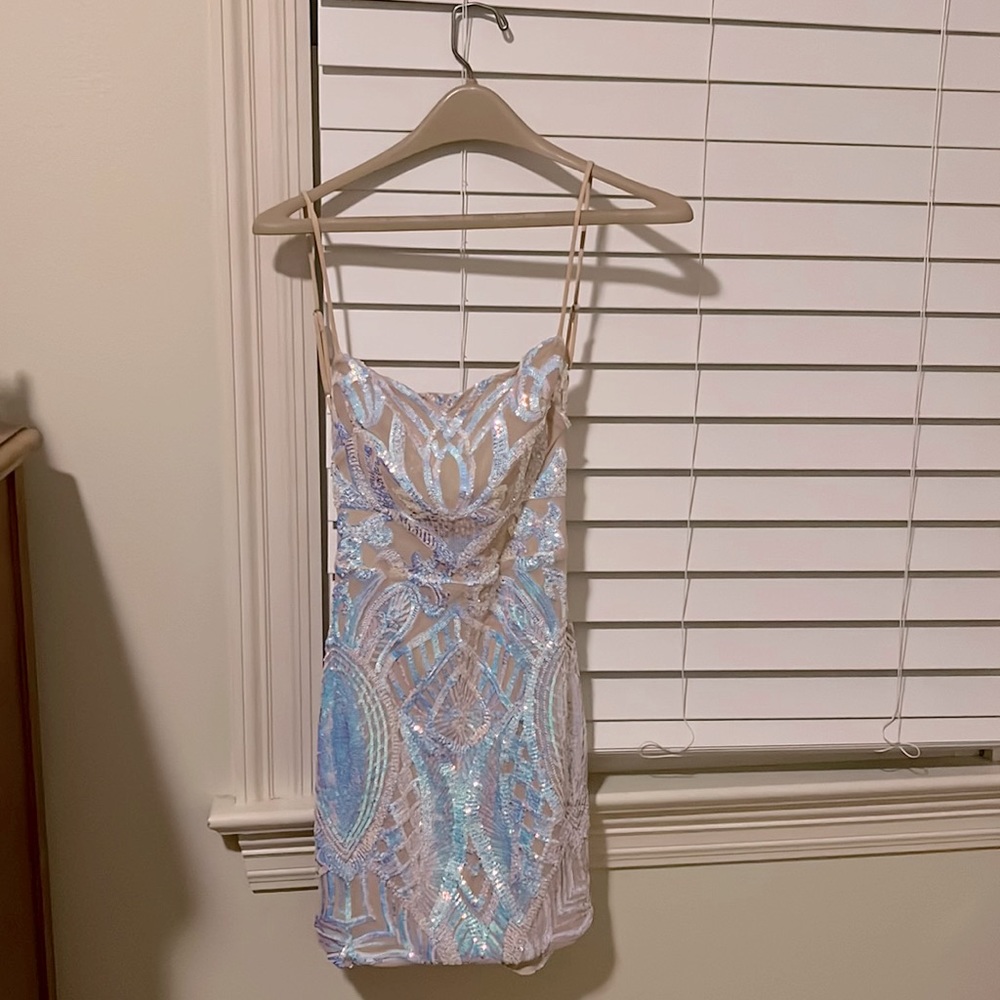 Homecoming Dress from Lucy in the Sky. No tags, but never worn.Size medium.